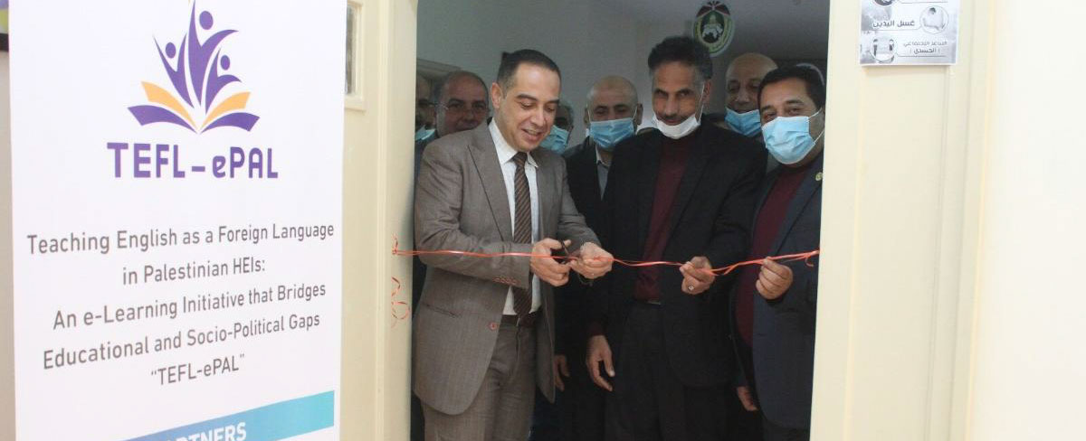 افتتاح مختبر اللغات في فرع غزة بتمويل من مؤسسة أراسموس (+ Erasmus)